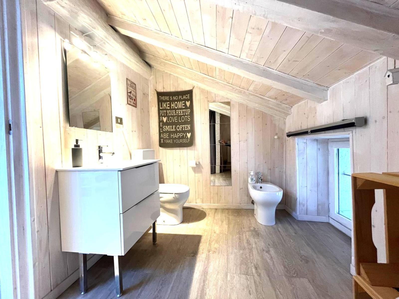 Il Piccolo Loft Nel Cuore Antico Di Aosta - You & Me Case Vacanza מראה חיצוני תמונה
